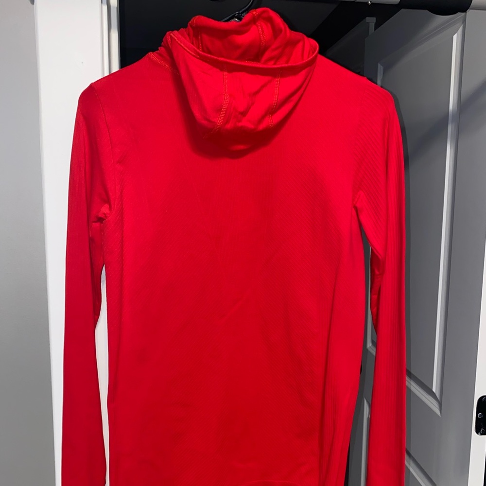 Athleta size Medium pullover w hood